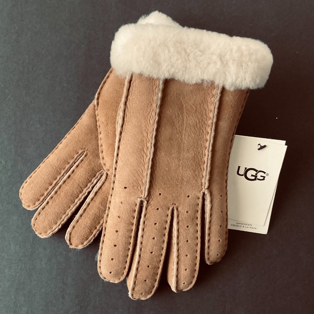 UGG Women's Classic Suede Shearling Lined Perforated Gloves NWT Size Medium